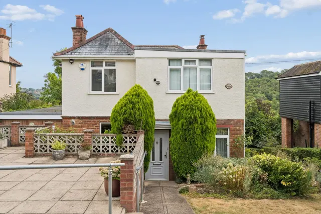Pinewood Road, High Wycombe, HP12, photo 1