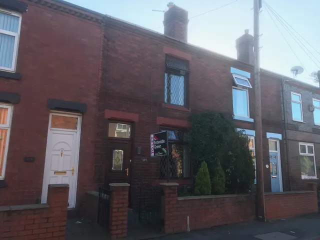 Warrington Road, Ince, WN3, photo 1