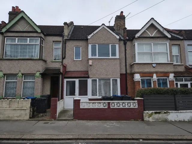 Photo 2 — Thornton Heath, CR7 8JQ