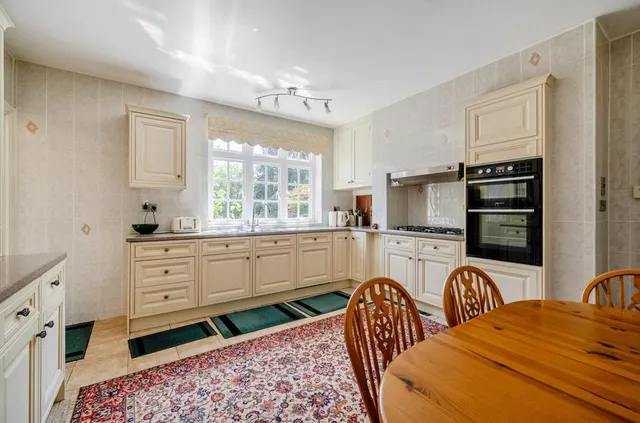 Fleet Hill, Finchampstead, RG40, photo 3