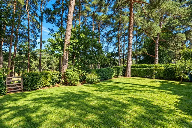 Hillsborough Park, Camberley, GU15, photo 3