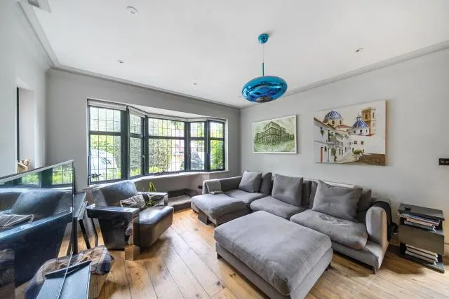 Hendon Lane, London, N3, photo 3