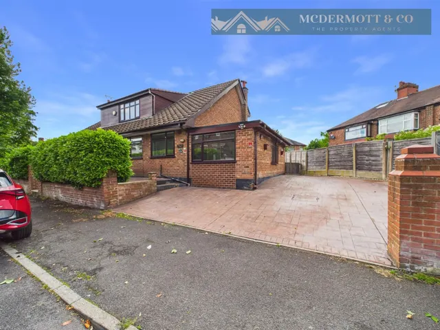 Windsor Road, Clayton Bridge, M40, photo 1
