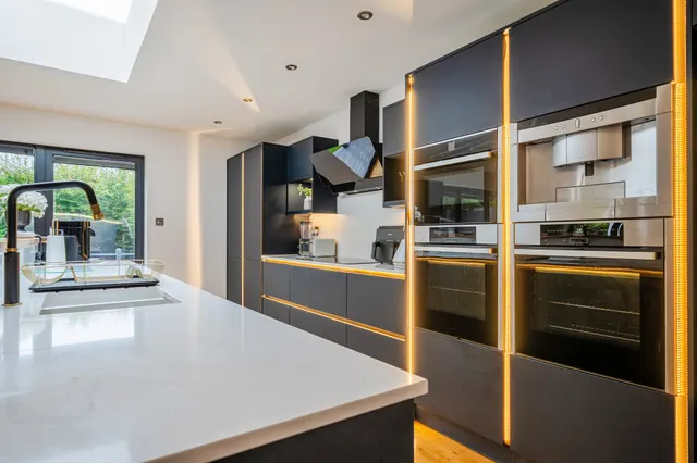Photo 3 — Salisbury Road, Marlborough, SN8