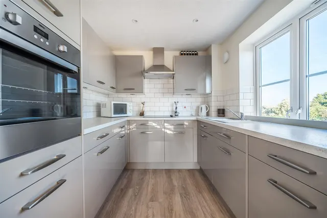 King Edward Avenue, Dartford, DA1, photo 2