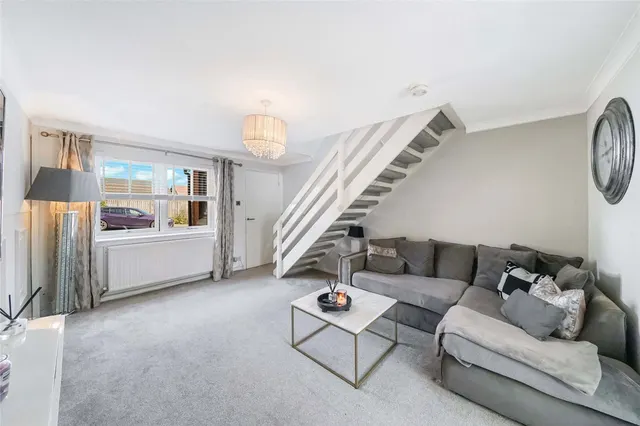 Photo 2 — Corbie Place, Milngavie, Glasgow, East Dunbartonshire, G62