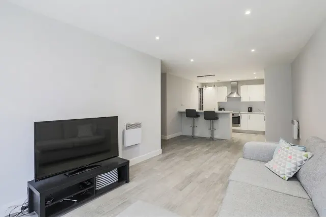 Meath Crescent, Leamore Court, E2, photo 1