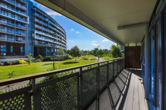Meath Crescent, Leamore Court, E2, photo 3