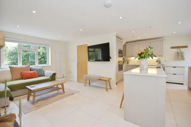 Gordon Road, Tideswell, SK17, photo 3