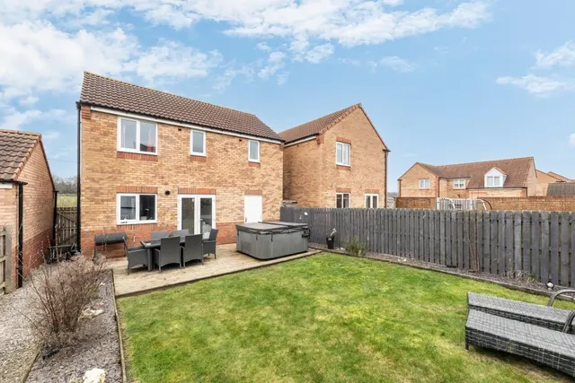 Seaton Crescent, Knottingley, photo 1