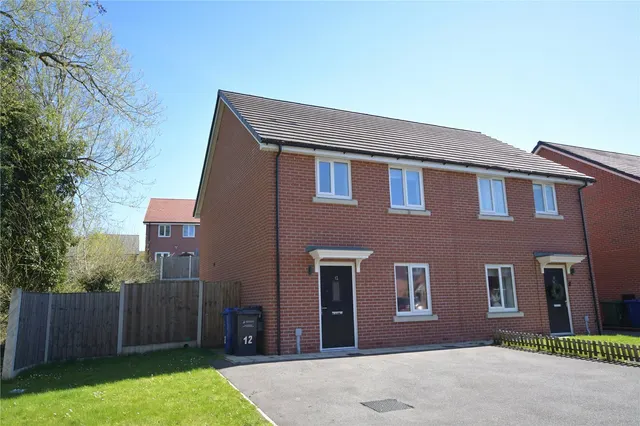 Photo 2 — Sail Court, Chesterfield, Derbyshire, S41