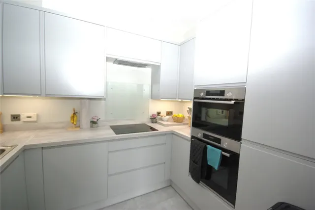 Clarence House, Winchester Hill, SO51, photo 3