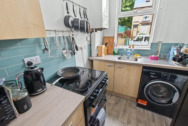Cecil Grove, Leeds, LS12, photo 3