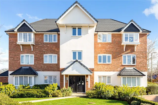 Scholars Place, Walton-on-Thames, KT12, photo 1