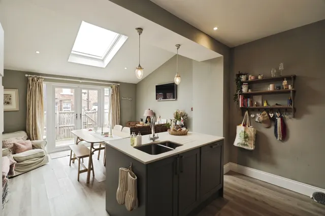 Mayfield Grove, Harrogate, photo 1