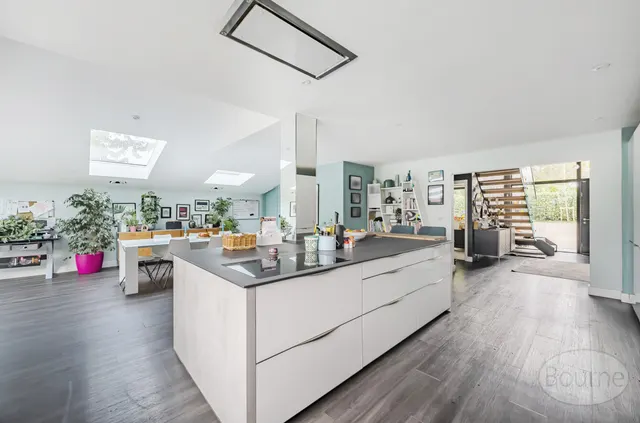 Old Compton Lane, Farnham, GU9, photo 3