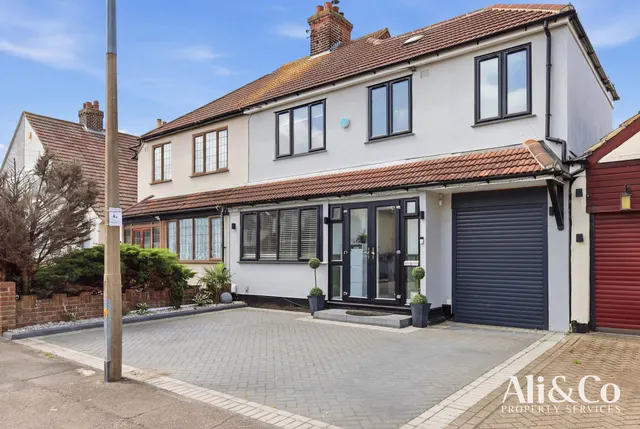 Orchard Drive, Grays, Essex, RM17 5AF, photo 1