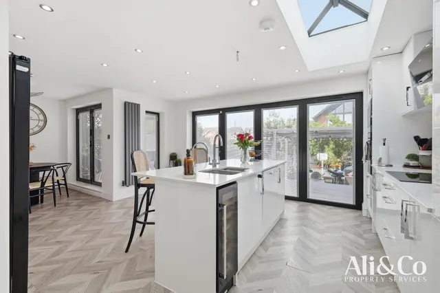 Photo 3 — Orchard Drive, Grays, Essex, RM17 5AF