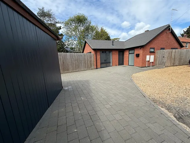 St Peters Road, Bourne, photo 1