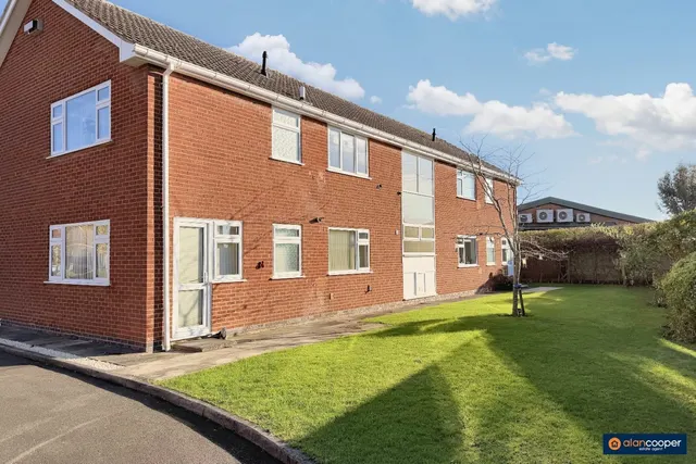 Coniston Court, St Nicolas Park, CV11, photo 2
