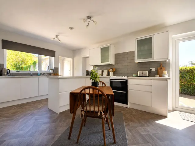 Clinton Close, Bude, EX23, photo 3