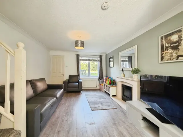Mount Pleasant Close, Lyminge, CT18, photo 3