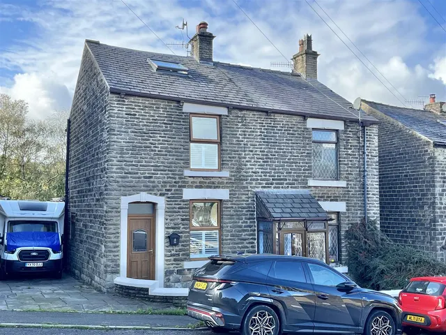 Park Road, Glossop, SK13, photo 1