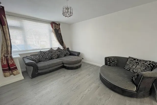 Moorhill Road, Whitnash, CV31, photo 2