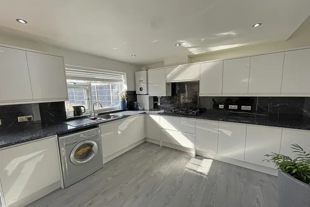 Moorhill Road, Whitnash, CV31, photo 3