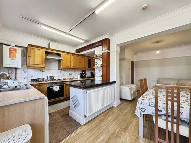 Constable Gardens, Edgware, HA8, photo 1
