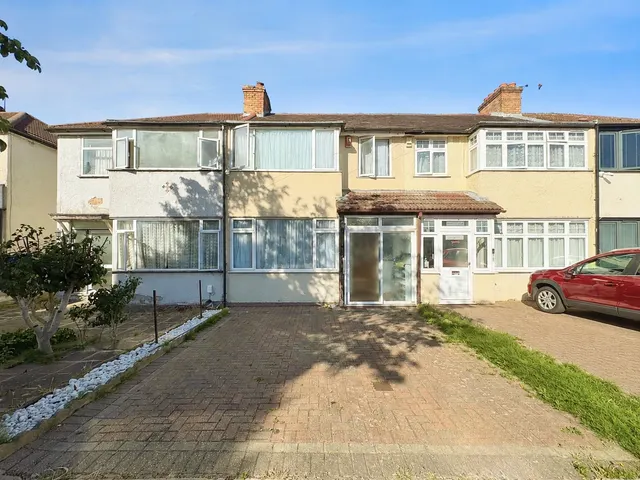 Constable Gardens, Edgware, HA8, photo 2
