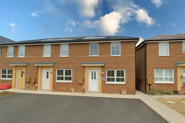 3 bedroom house — Len Pick Way, Bourne, Lincolnshire, PE10
