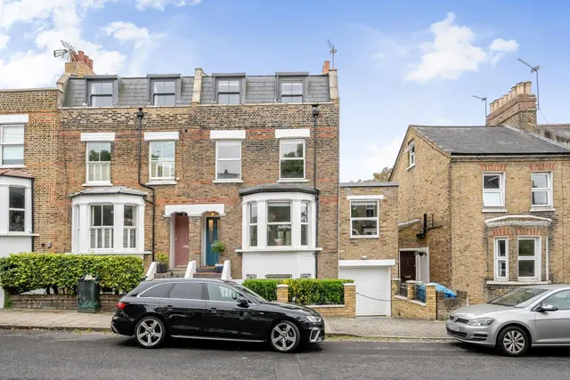 Photo 2 — Angles Road, Streatham, London, SW16