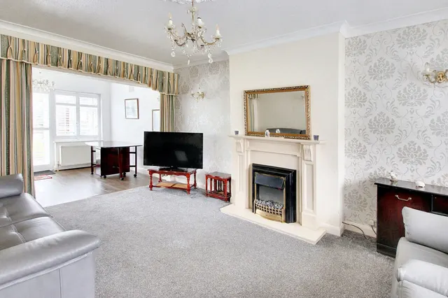 Photo 2 — Gwynne Avenue, Croydon, Croydon, CR0 7RN