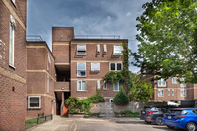 52 Nelson Gardens, London, photo 1