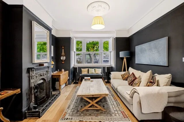 Milton Road, London, SE24, photo 2