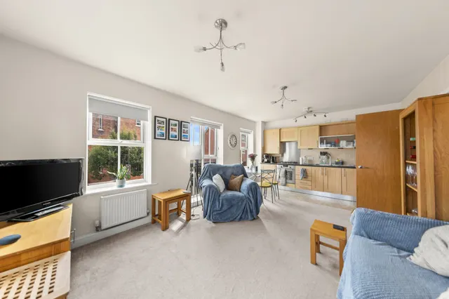 Pinders Farm Drive, Warrington, WA1, photo 3