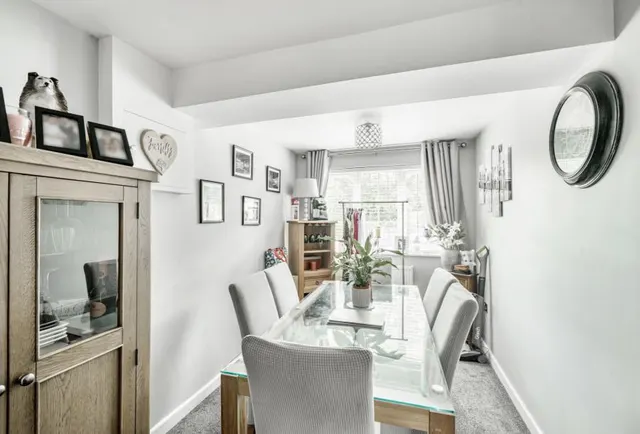 Chedworth Drive, Witney, OX28, photo 2