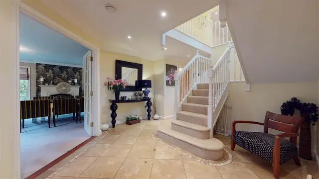 Photo 3 — Grove Lane, Chigwell