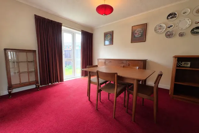 Chatsworth Road, Farnborough, GU14, photo 3