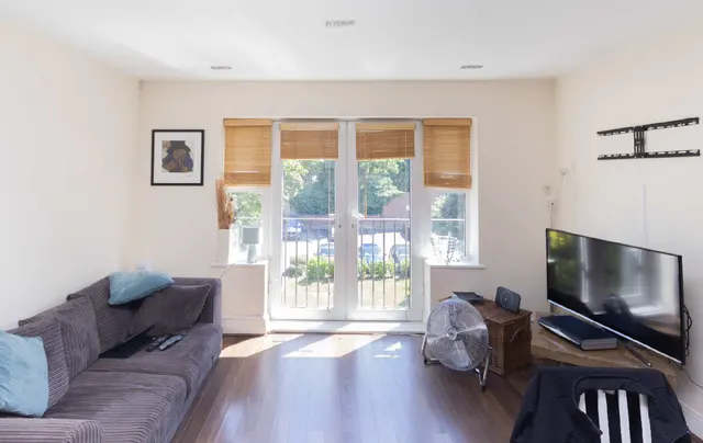 Photo 2 — Lovelace Gardens, Surbiton, KT6 6SD