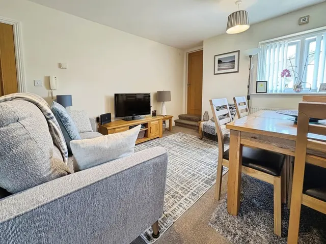 Photo 3 — Belle Vue House, The Grange