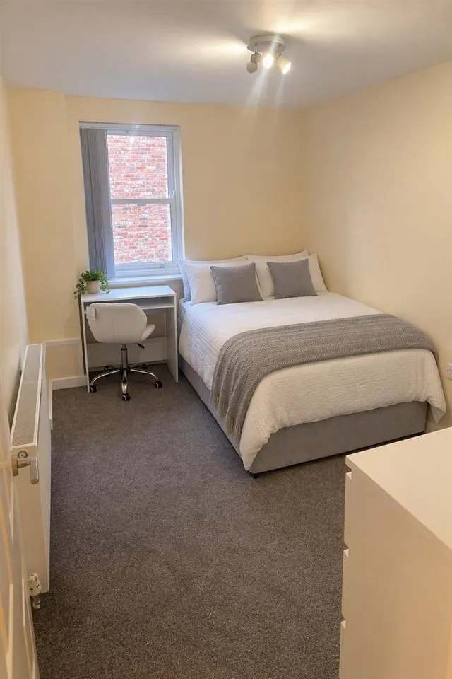 Wilmslow Road, Fallowfield, photo 2