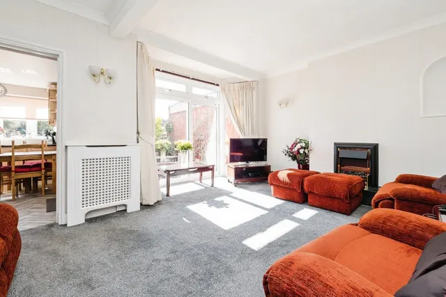 Photo 2 — Abbotsford Gardens, Woodford Green, Essex, IG8