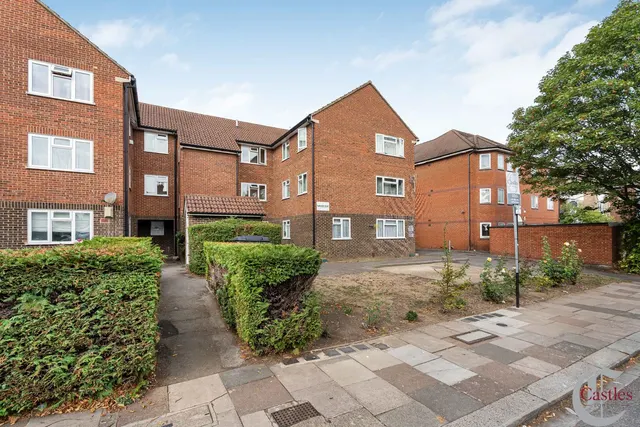 Palmerston Road, N22, photo 1