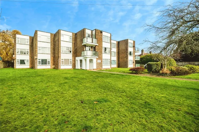 Chesswood Road, Worthing, BN11, photo 1