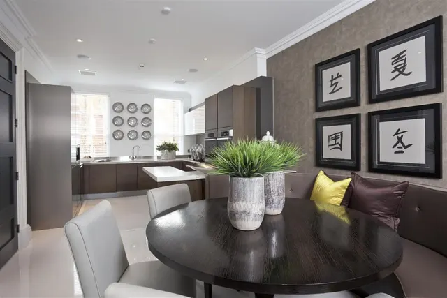 Princess Square, Esher, KT10, photo 3