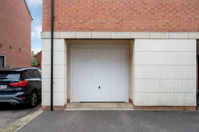 John Clare Close, Oakham, LE15, photo 3