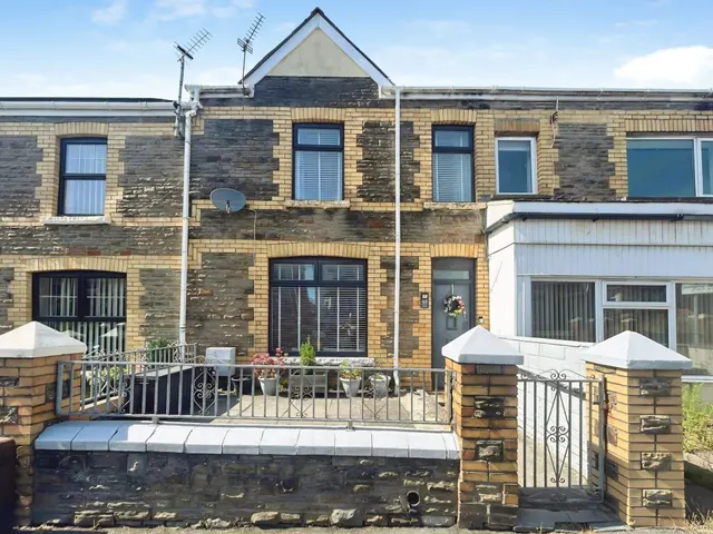 Pisgah Street, Bridgend, CF33, photo 1