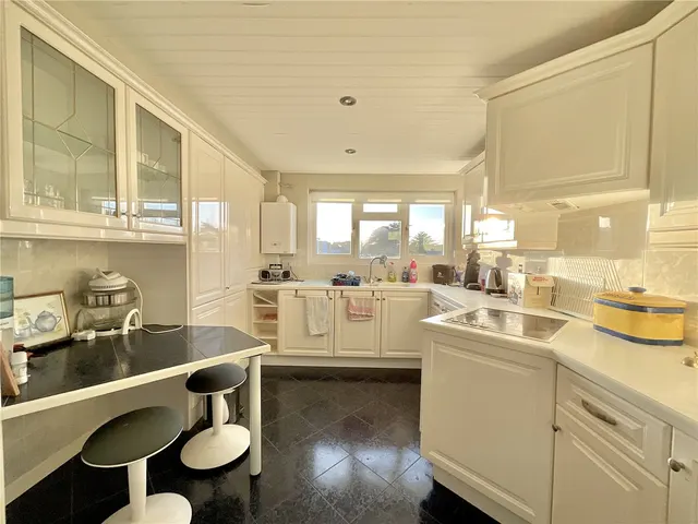 Waterford Road, Highcliffe, Christchurch, Dorset, BH23, photo 1